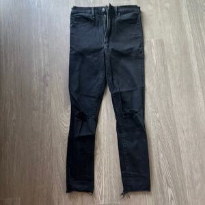 Abercrombie & Fitch Ultra High Rise Super SkinnyBlack DistressedJeans Size 28/6S